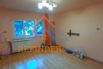 Apartament de vanzare cu 3 camere, zona 13 Septembri - 2