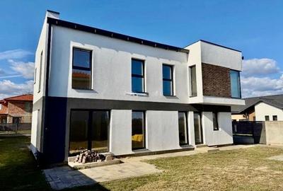 Duplex despartit prin camera Tehnica, Mosnita Noua-Valery - 1