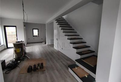Duplex modern separat prin baie - zona linistita - pompa caldura - 2 fronturi st - 6