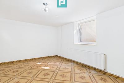 Apartament 4 camere, Bulevardul Revoluției - 15