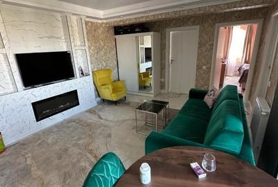 Apartament cu 3 camere semidecomandat, mobilat în Florești