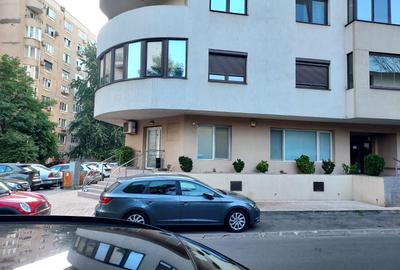 SPATIU COMERCIAL-CLINICA MEDICALA-490 MP,3 INTRARI,IDEAL INVESTITIE,1450000 EURO - 2