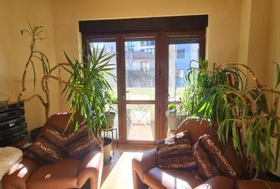 Apartament cu 3 camere decomandat, mobilat în Moșilor