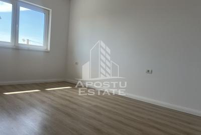 Casă cu 4 camere în Sânandrei