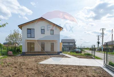 Casă / Vilă cu 5 camere sustenabila in Dragomiresti/Sabareni - 2
