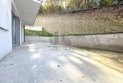 Apartament cu 3 camere decomandat în Florești