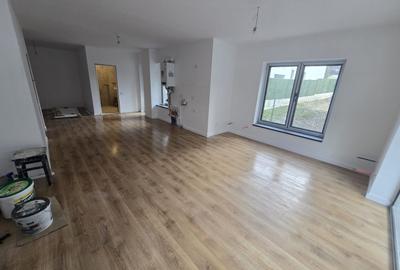Apartament cu 2 camere decomandat în Zamora