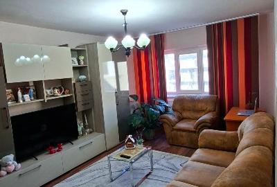 Apartament cu 3 camere decomandat în Inel I