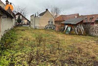 Casă de vânzare în Tarlungeni: 2 Camere, Utilități Complete, la 15 km dez Brasov