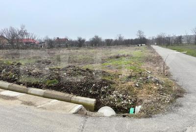 Teren Construcții intravilan de 1331 mp, în Exterior Nord