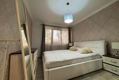 De vanzare apartament 3 camere zona Strand - 6