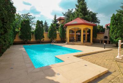 Pipera : Vila impresionanta, cu teren de 800mp si piscina proprie ! - 3