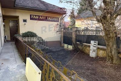Apartament 4 camere, pe 2 niveluri si curte comuna în Centru - 37