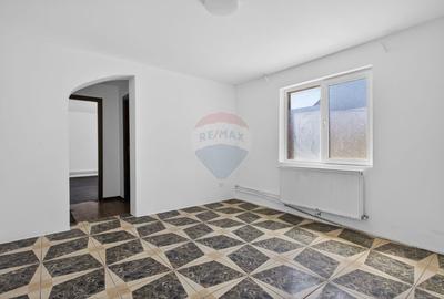 Apartament spațios la casă, renovat, ultracentral Pecica - 13