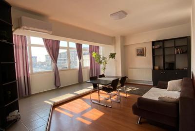 Apartament cu 3 camere decomandat, mobilat în Central