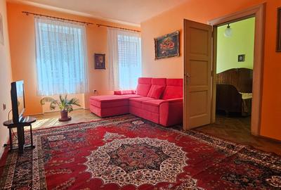 Apartament cu 3 camere semidecomandat, mobilat în Centrul Istoric