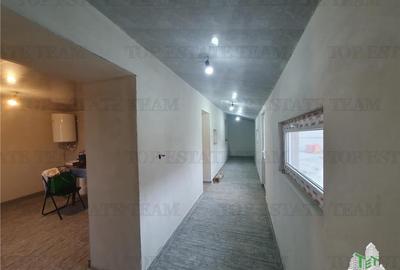 Casă cu 6 camere în Pantelimon