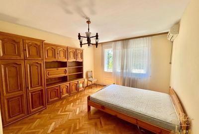 Apartament cu 3 Camere, Garaj si Boxa in zona Ultracentrala - Oradea