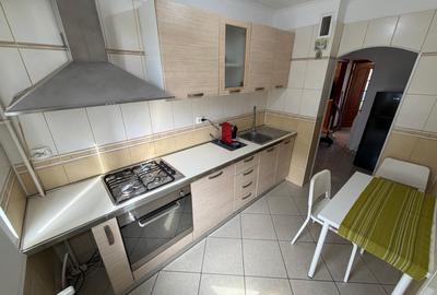 3 camere mobilat utilat etaj 3/4,metrou 1 decembrie la 5 minute - 4