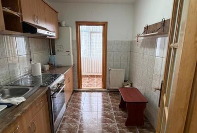 Apartament 2 camere decomandat in zona Liceului Economic - 4