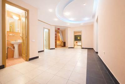 Apartament 3 Camere Unirii - bloc reconsolidat - 1