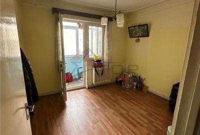 Apartament cu 2 camere decomandat în Mircea cel Bătrân