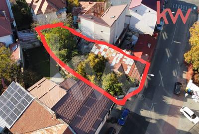 Teren central DE VANZARE cu constructie existenta - 1