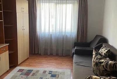 Apartament cu 2 camere decomandat, zona Podul de Fier