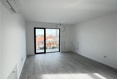 Apartament cu 3 camere decomandat în Braytim