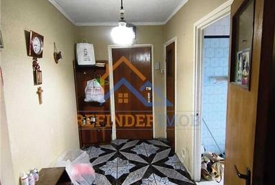 Apartament de vanzare cu 3 camere, zona Trapezului - 3