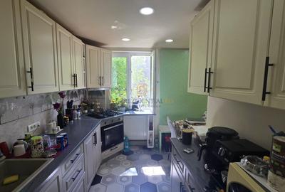 Apartament cu 4 camere de vanzare, Bd. C-tin Brancoveanu, Sector 4 - 10