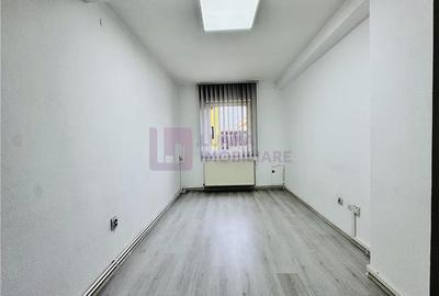 Spatiu de birouri de inchiriat | 40 mp | costuri incluse | parcare | Strand - 3