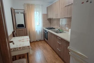 Vând  apartament 3 camere - 2