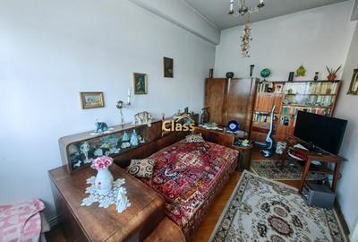 Apartament cu 3 camere semidecomandat, mobilat în Semicentral