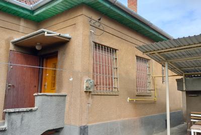 Vand casa zona Doeobantilor 130000 euro