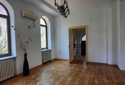 Apartament in vila, Primaverii,birouri,showroom,parter,terasa,curte comuna - 1