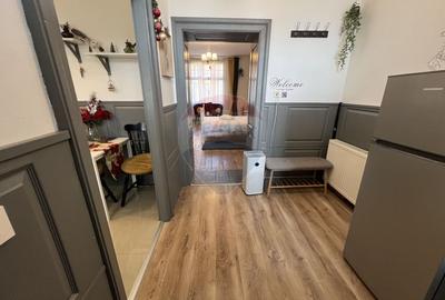 Apartament cu 2 camere decomandat, mobilat în Central