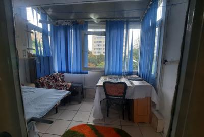 Apartament cu 2 camere semidecomandat în Colentina