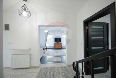 Casă 4 Camere cu Garaj, Construită de Proprietar, Cartier Episcopia - 37