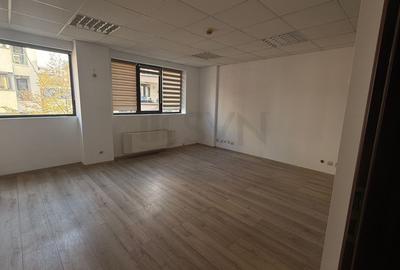 Birou, de 1,080 mp, în Grivița
