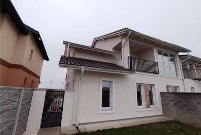 Duplex cu 5 camere în Moșnița Nouă