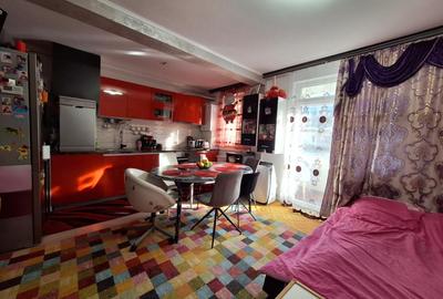 Apartament cu 2 camere semidecomandat, mobilat în Florești