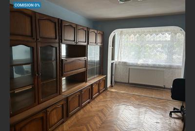 Apartament cu 3 camere decomandat în 9 Mai