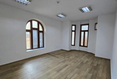 Cladire speciala de VANZARE  sau de INCHIRIAT  ultracentral Focsani - 3