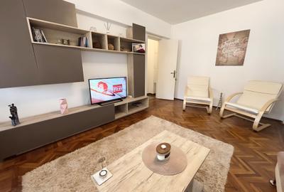 Apartament cu 2 camere de închiriat | Vedere către Piața Ovidiu - 6