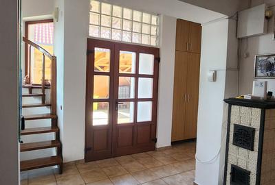 Casa Ghimbav, 8 camere,  S+P+M,teren 736 mp, pretabila locuinta, birouri, cazare - 30