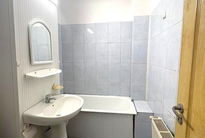 Garsoniera 30mp zona strazii T.V etaj 3  Pret 37.800eur neg - 2