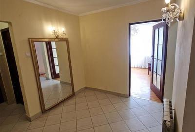 UMF, Inchiriere, 3 camere decomandat, etaj 1, liber ! - 2