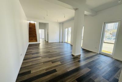 Dezvoltator: Apartament Loft cu 3 camere si 2 bai! Proiect Unic