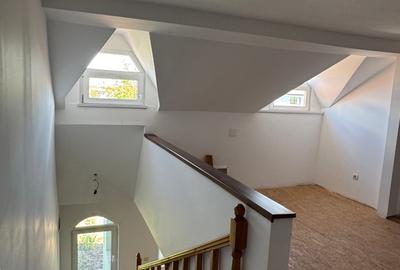 Vila cu curte generoasă Lazu - 9